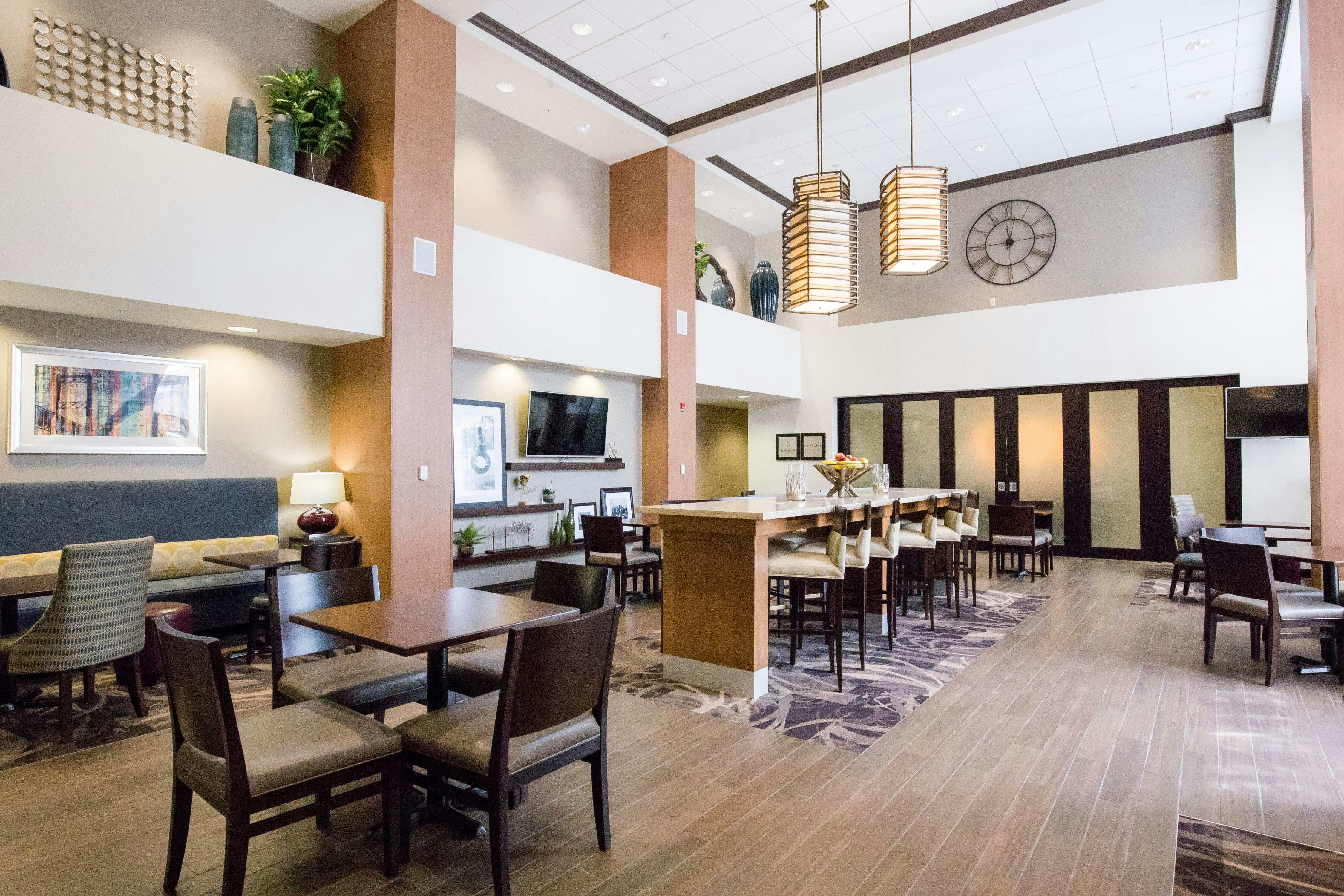 Hampton Inn Suites Pittsburgh Harmarville 27/50