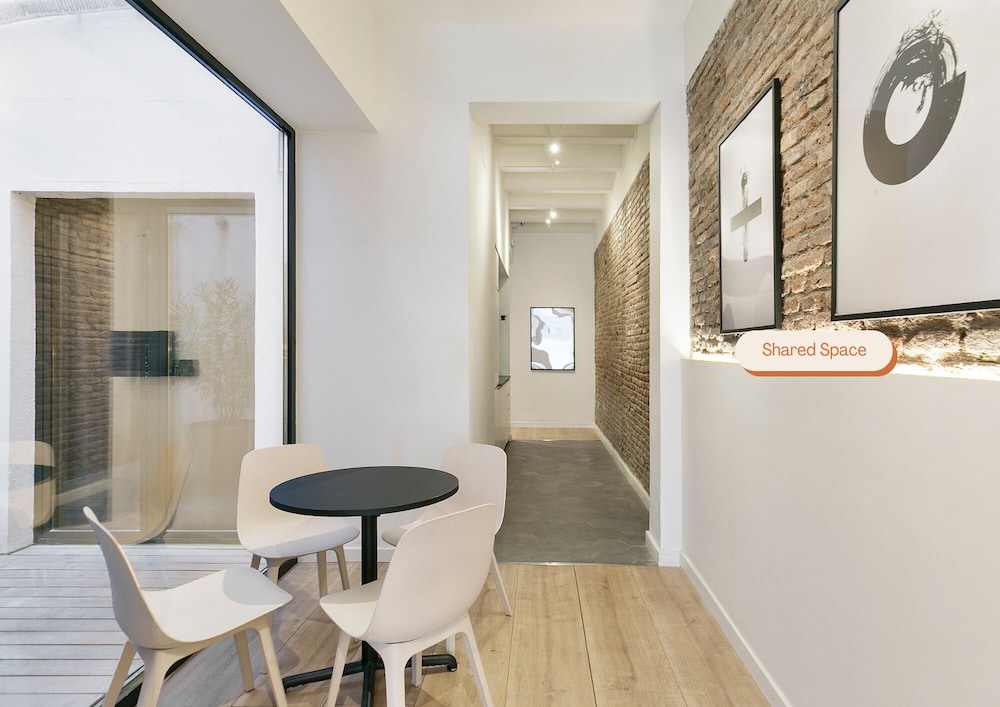 Arte Suites By Olala Homes 22/25