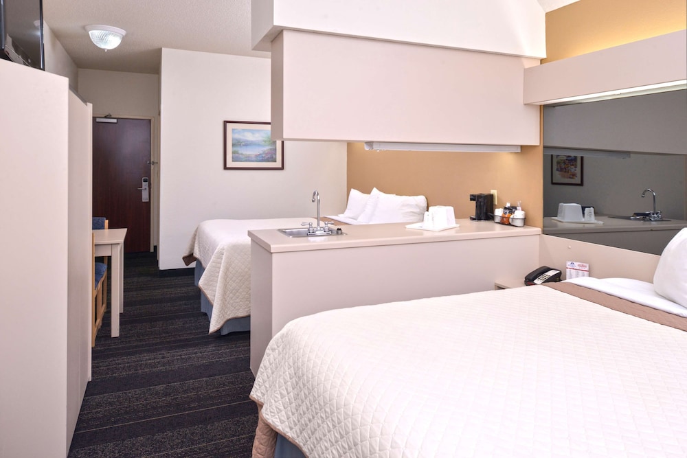 Americas Best Value Inn and Suites Maryville 17/39