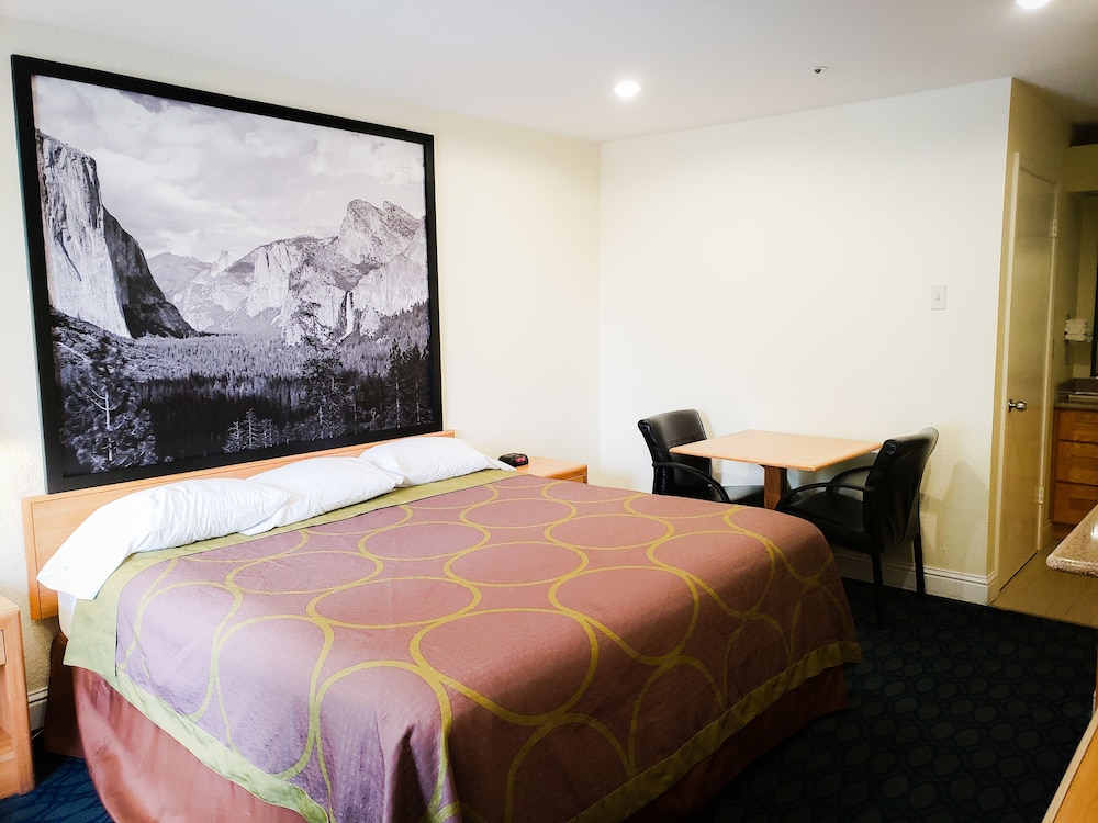 Super 8 By Wyndham Auburn 17/31