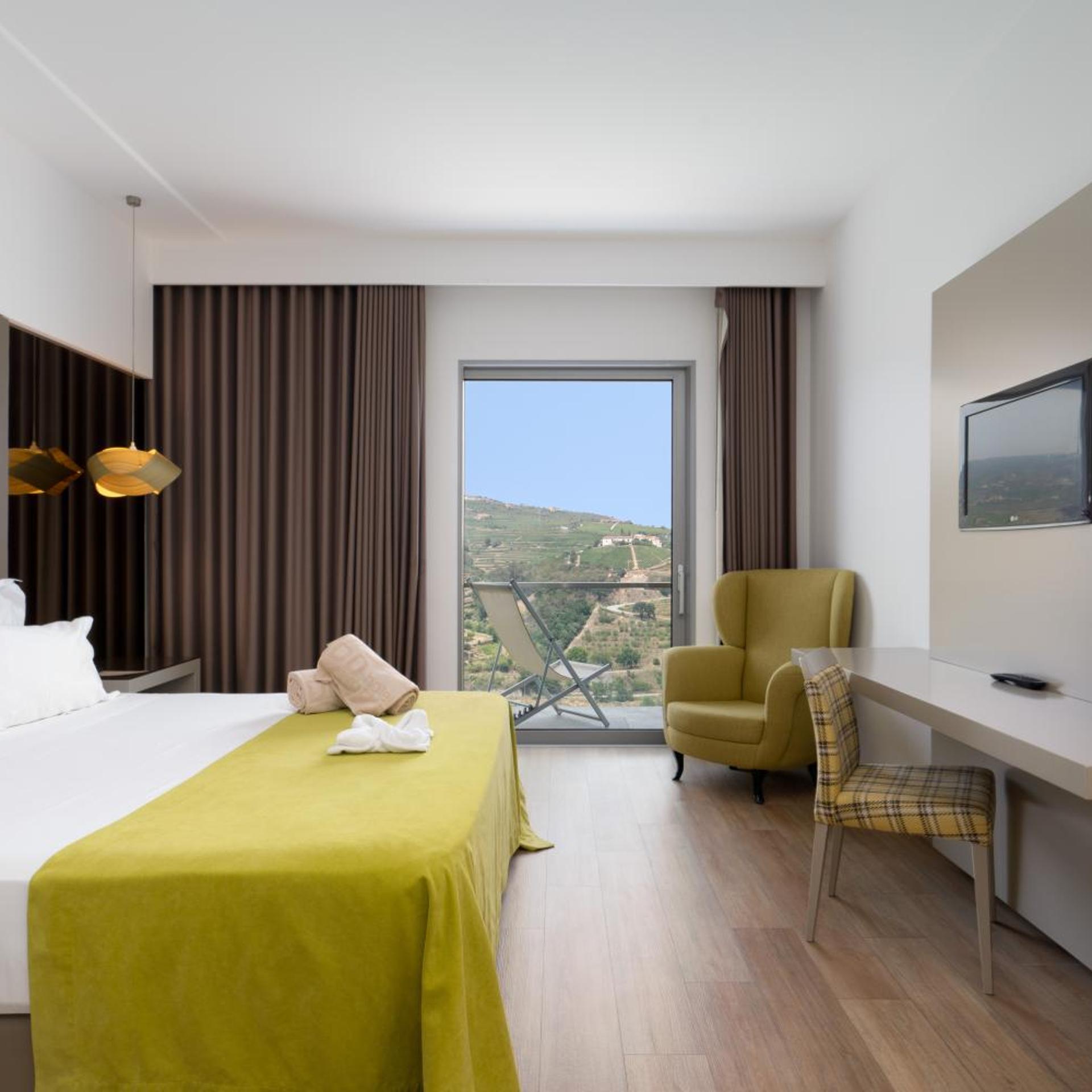 غرفة بسرير مزدوج أو سريرين منفصلين بإطلالة على النهر بشرفة، Delfim Douro Hotel 3/10