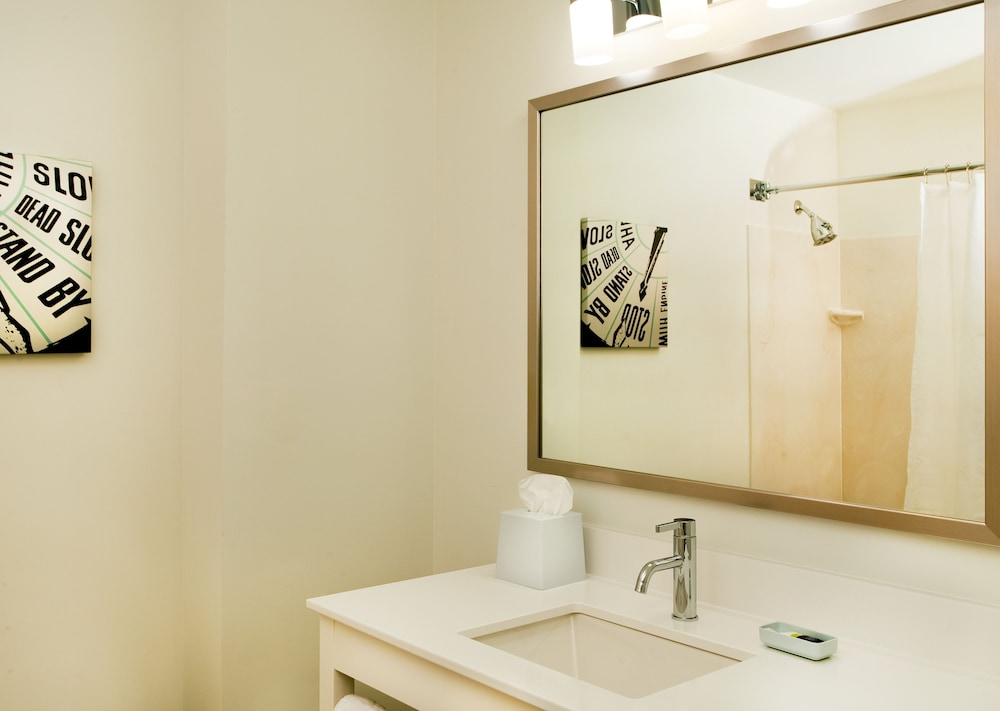 Four Points By Sheraton Louisville Airport 19/27