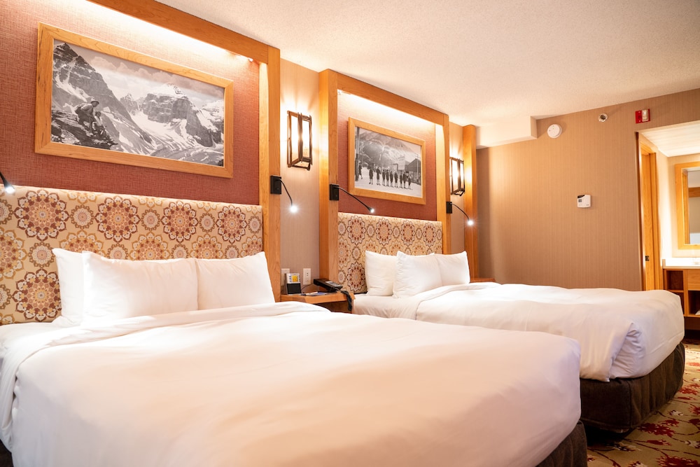 STANDARD, 2 QUEEN BEDS