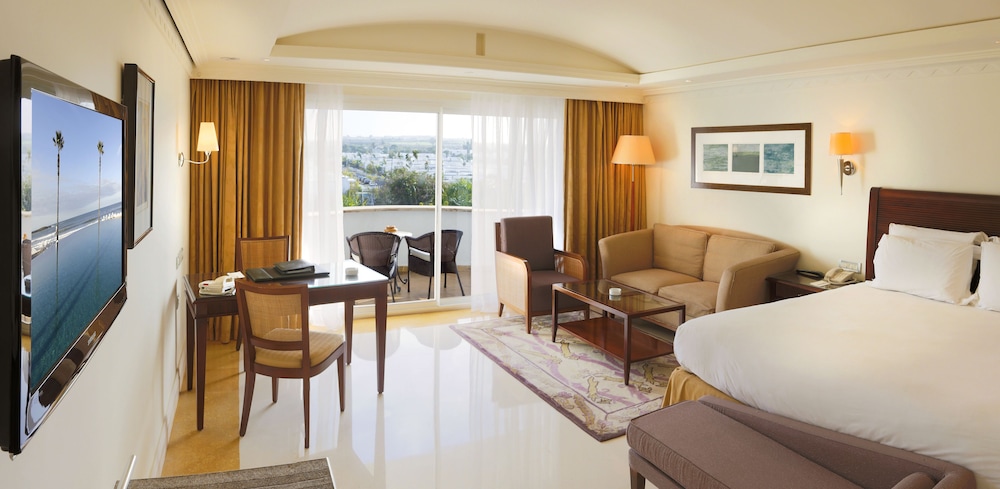 SUPERIOR, DOUBLE OR TWIN BED