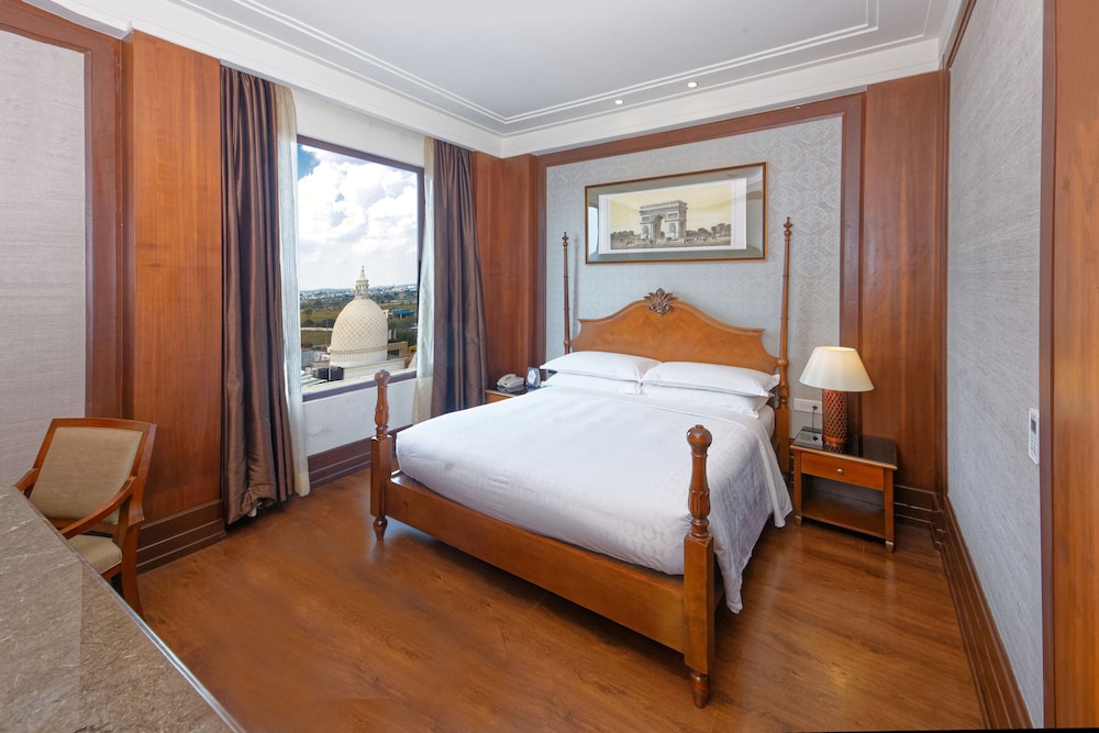 Sheraton Grand Palace Indore Ex the Grand Bhagwati Palace 15/37