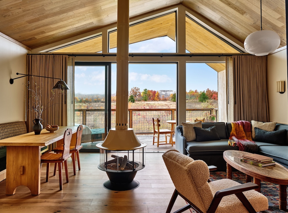 Wildflower Farms, Auberge Resorts Collection 30/50