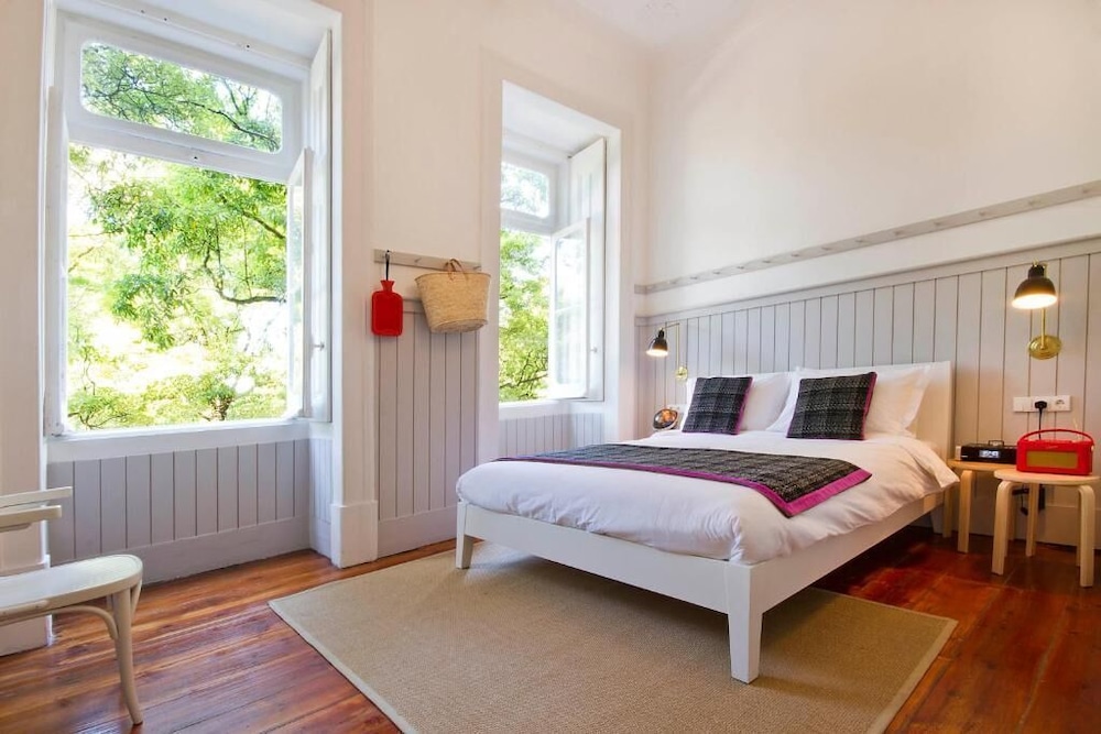 ROOM, DOUBLE BED