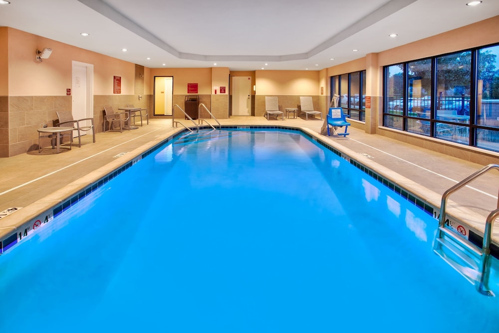 TownePlace Suites Detroit Belleville 23/50