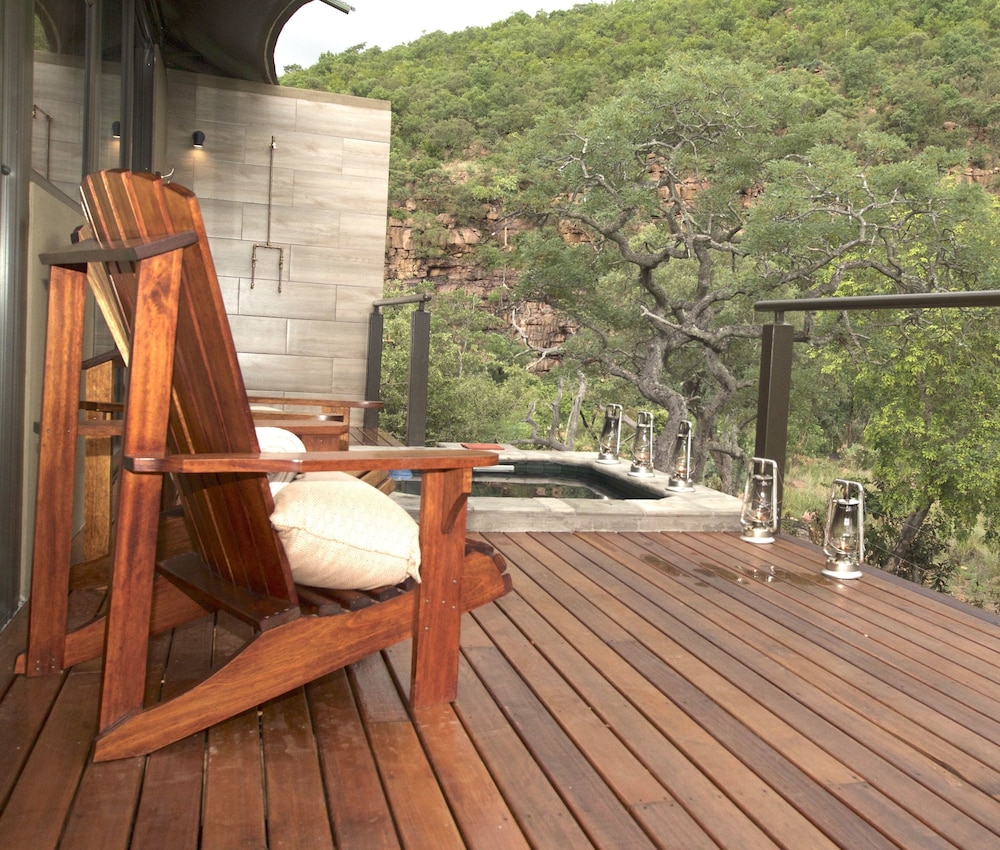 Inzalo Safari Lodge 11/45