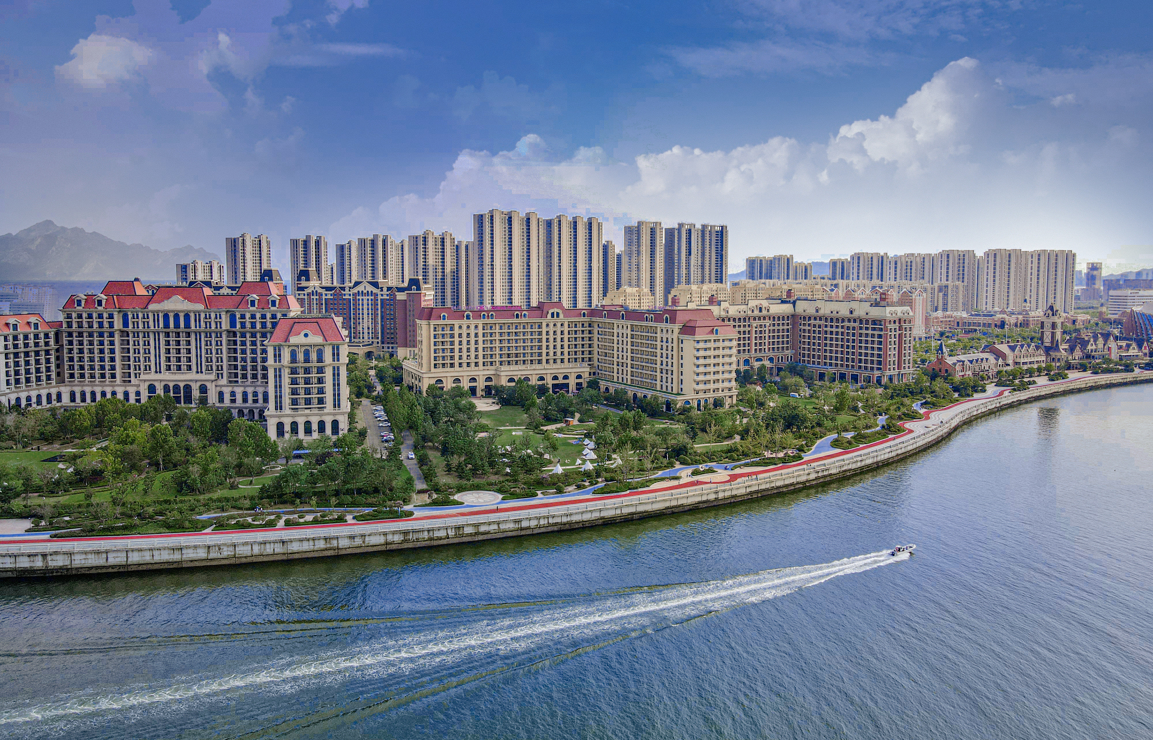 Crowne Plaza Qingdaoorientalmoviemetropolis 45/48