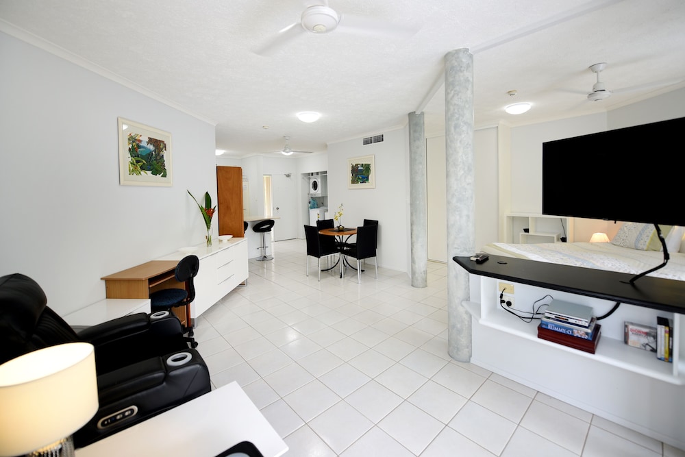 Golden Sands Beachfront Resort 39/70