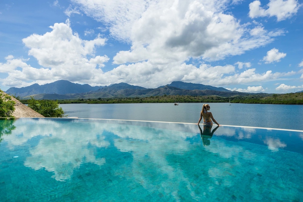 Menjangan Dynasty Resort 48/73