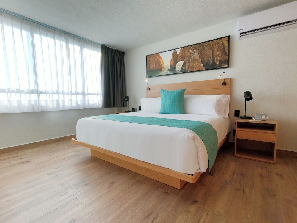 Sunrock Hotel & Suites 12/50