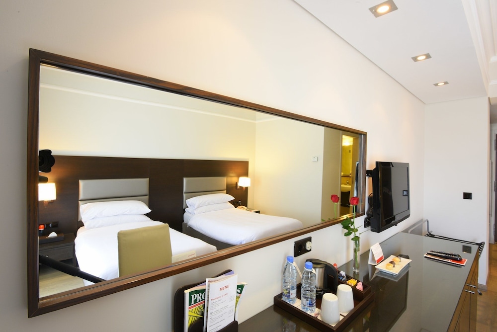 Ramada By Wyndham Downtown Beirut 47/56