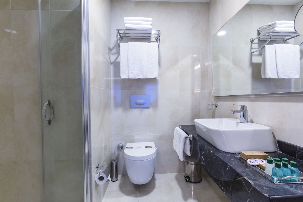 Atro Hotel 35/44