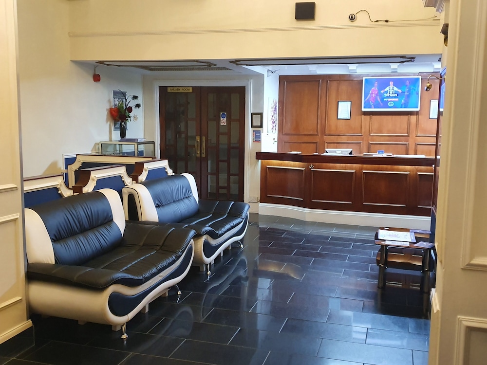 Gilson Hotel 7/38