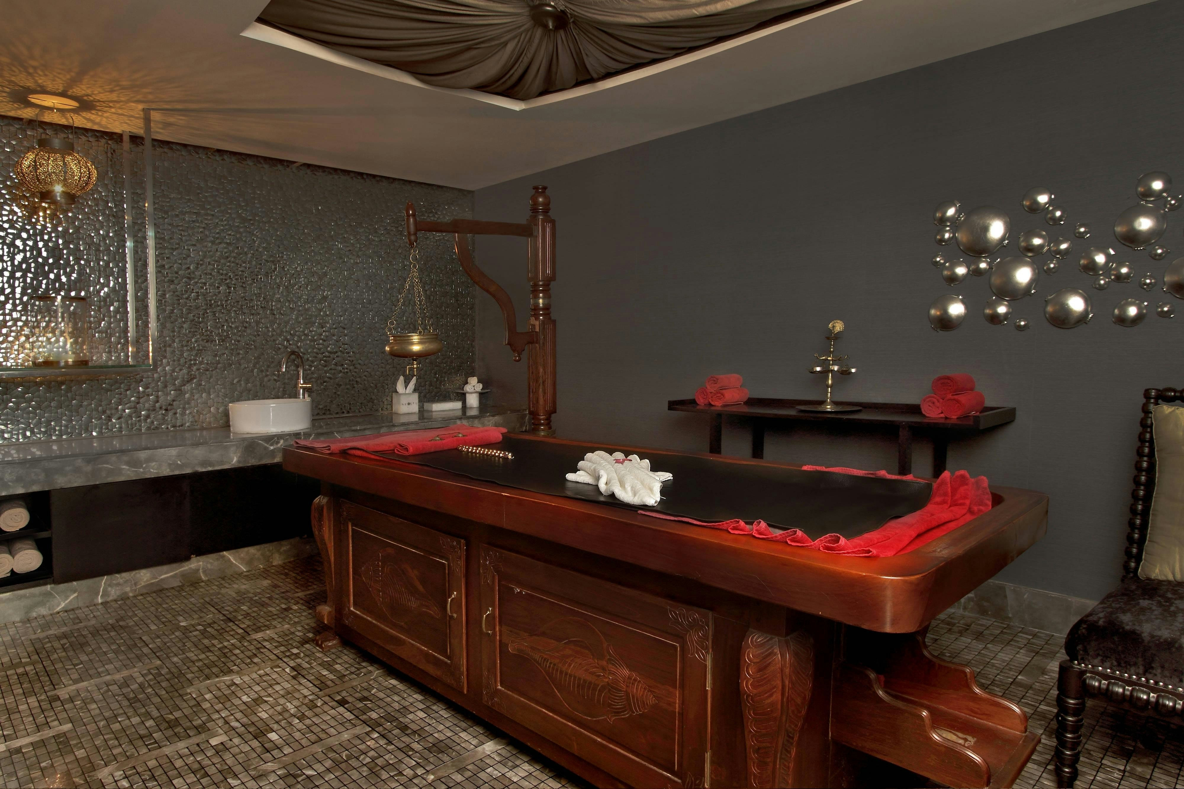 Lobby at Itc Windsor A Luxury Collection Hotel, BANGALORE