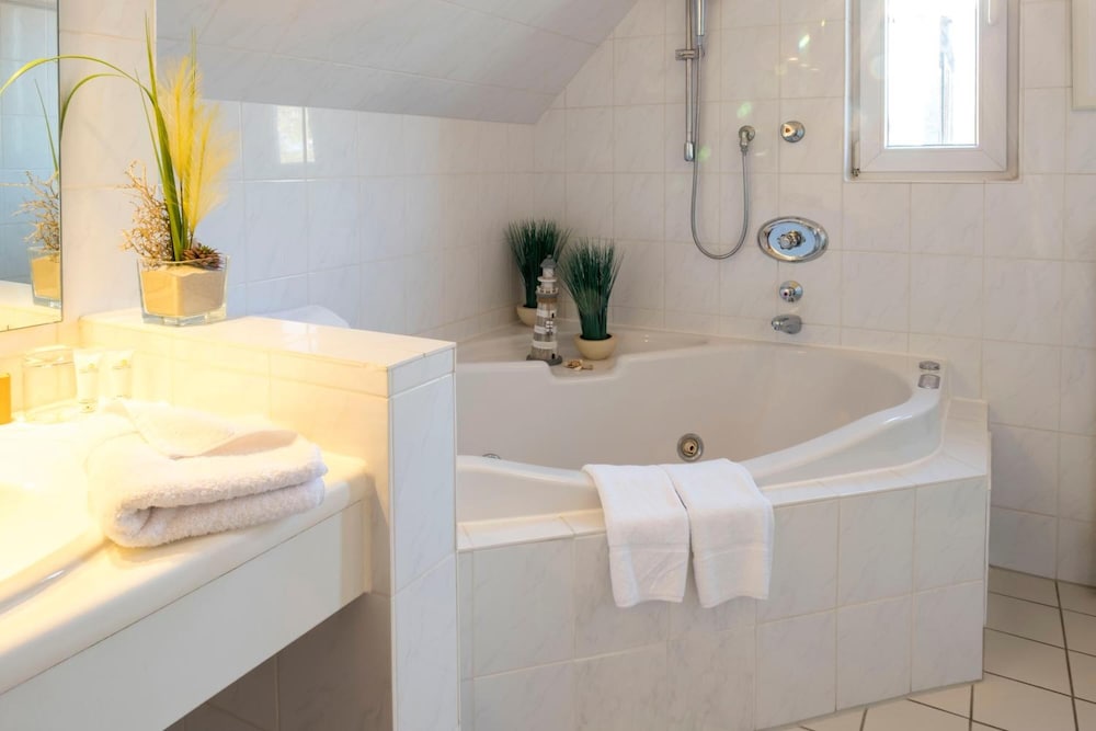 Ringhotel Resort SPA Hohe Wacht 49/50
