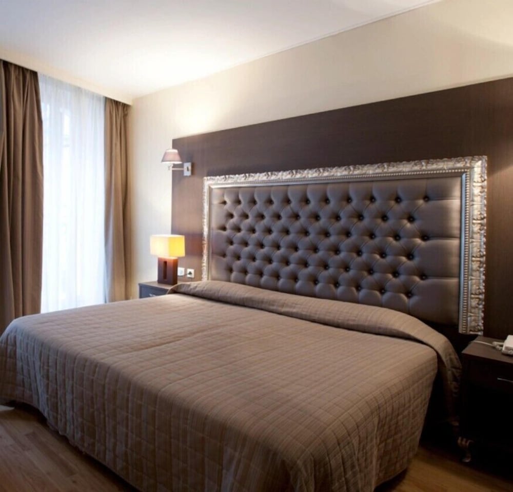 Hotel Lebron Paris 13/49