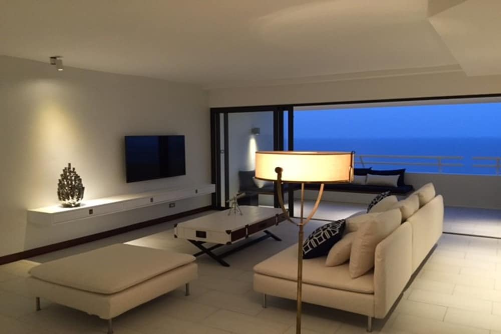 Yambay Hua Hin 14/23