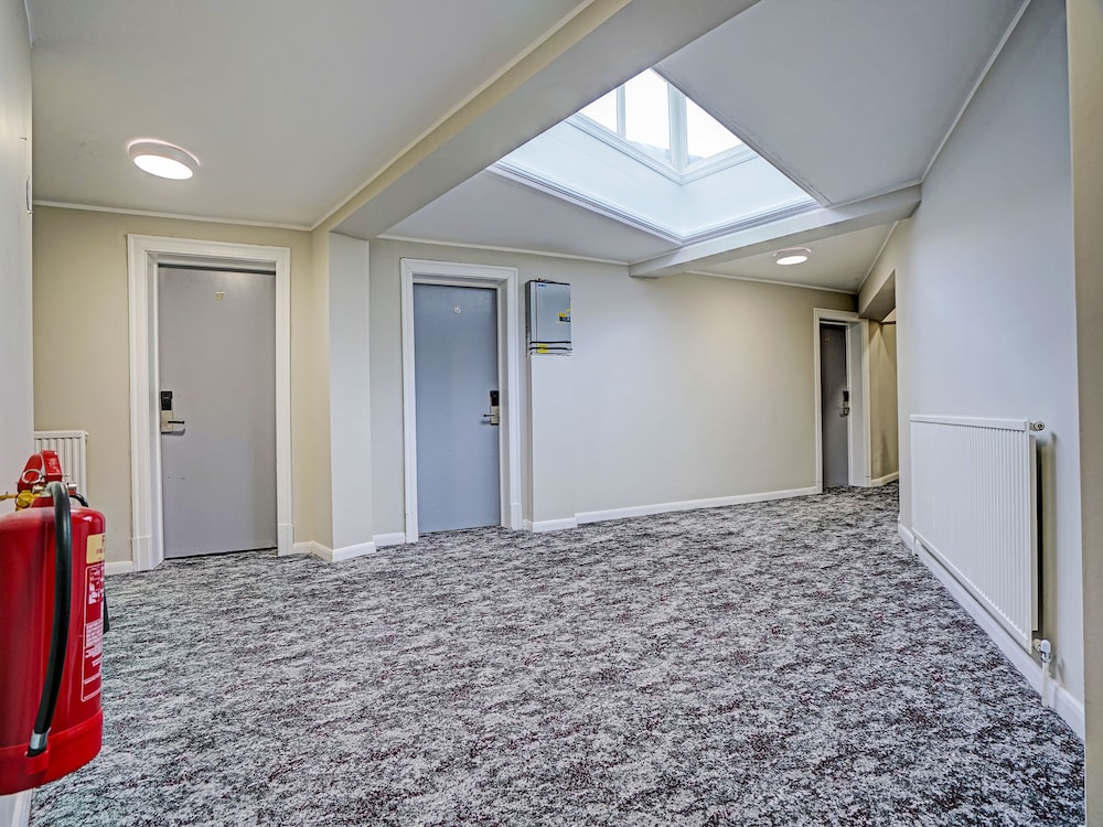 Lobby at OYO Weaste Hotel, SALFORD