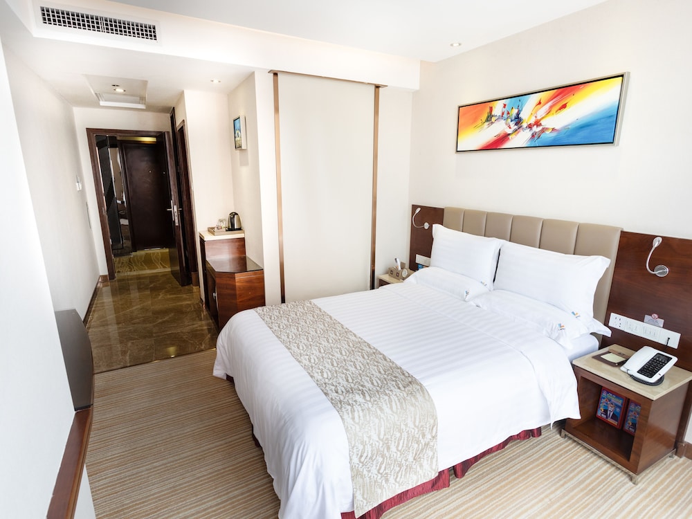L Hotel Changsheng 19/62