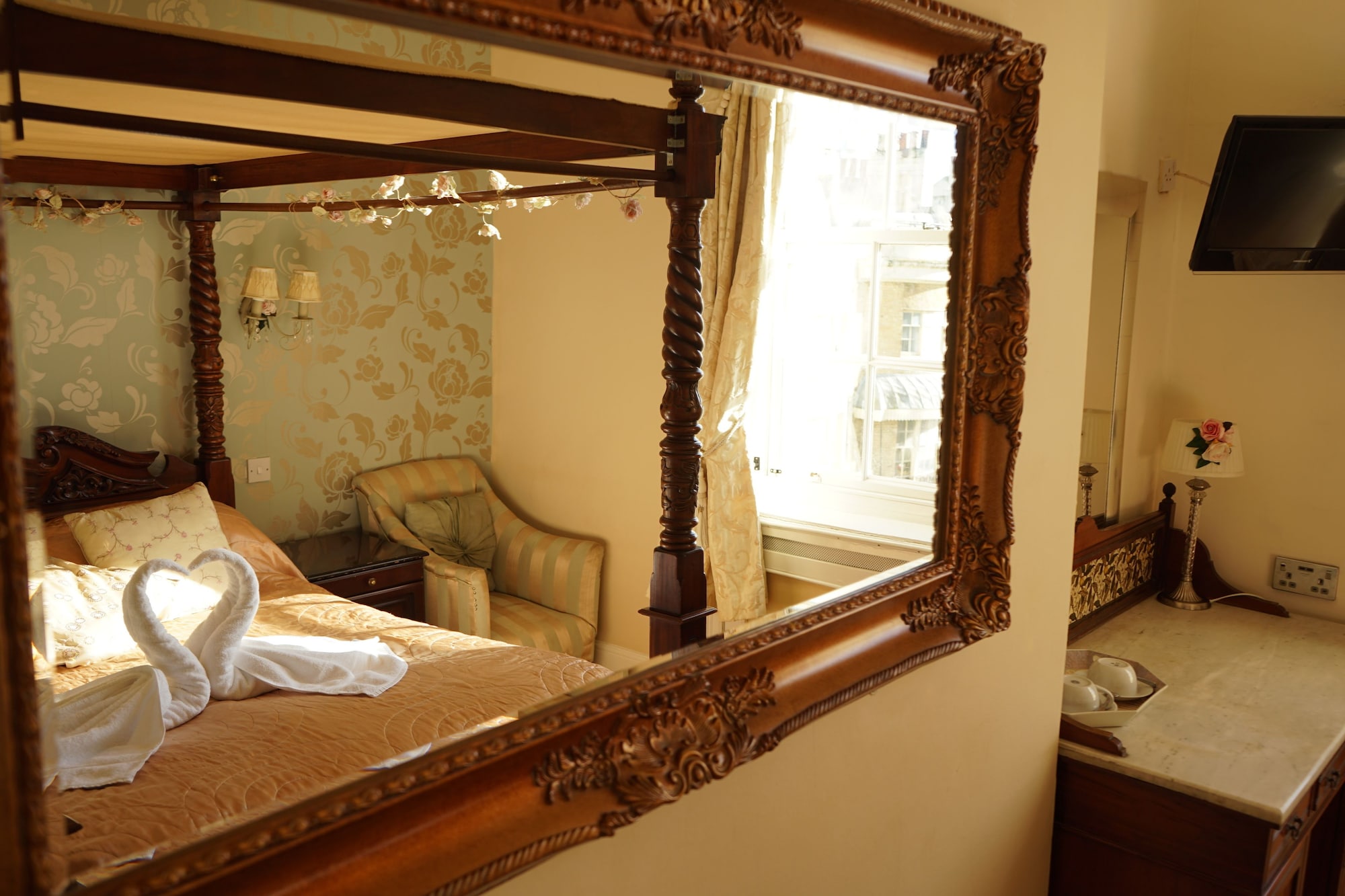 Four Poster, Double Bed, Sea View