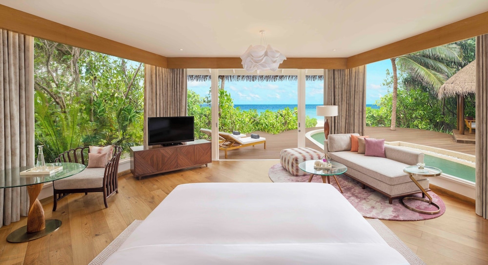 Beach Pool, Sunrise, Villa, King Bed