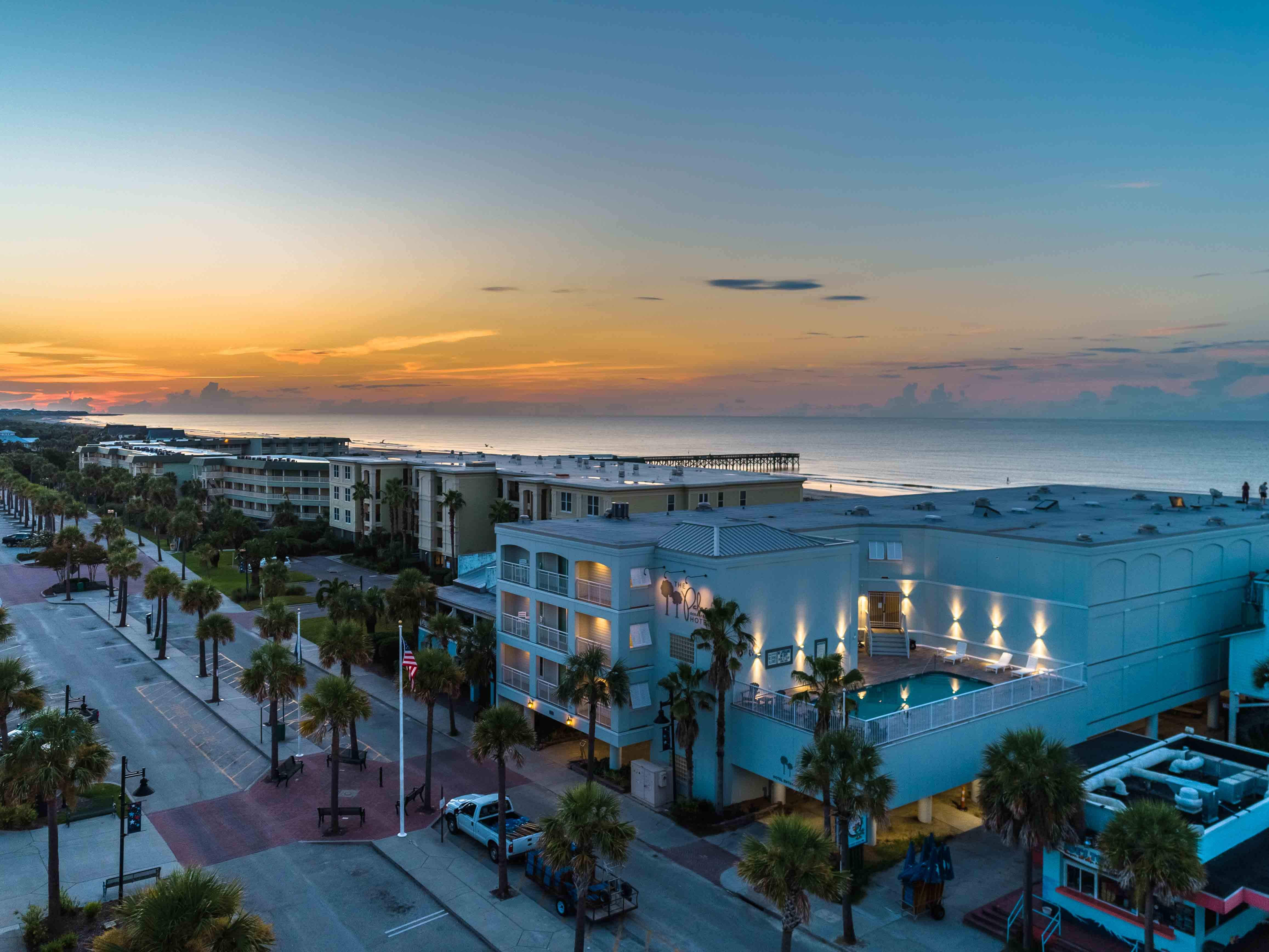 The Palms Oceanfront Hotel 31/33