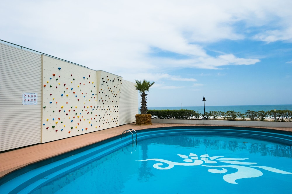 Sayan Terrace Hotel & Resort 2/48