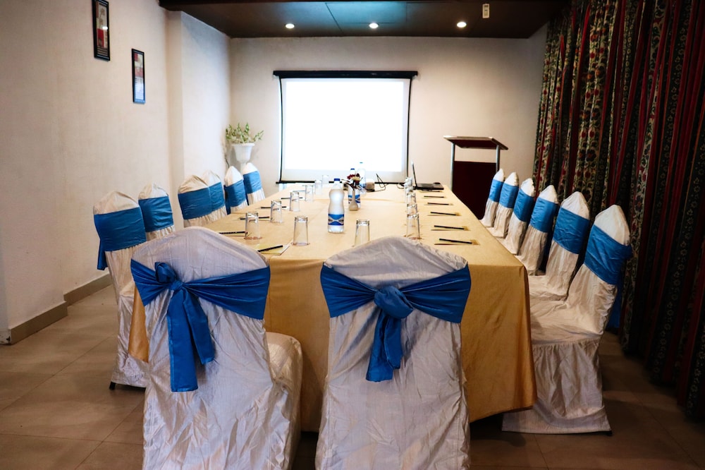 Hotel Clarks Collection Bhavnagar 43/50