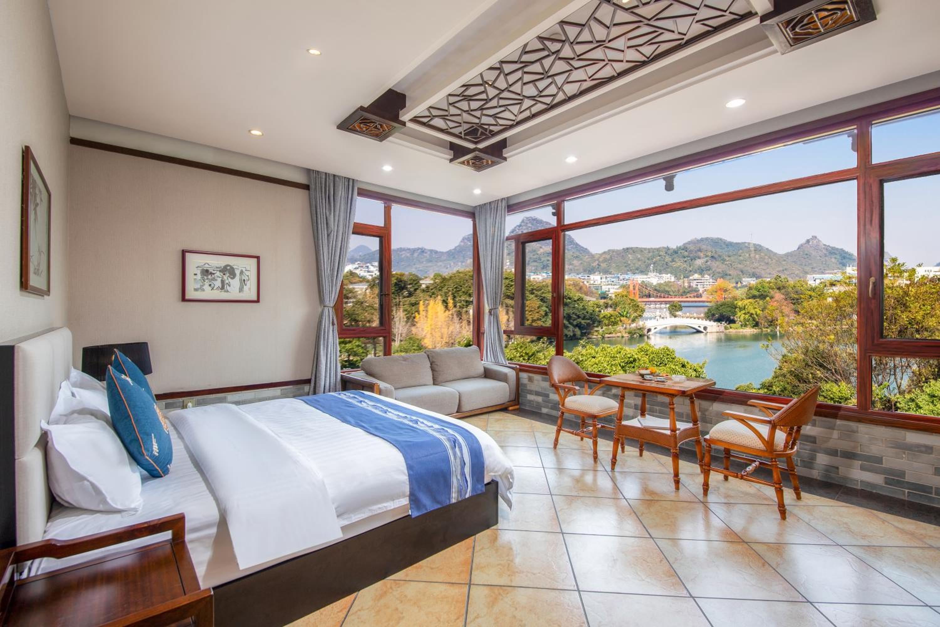 2 Bedrooms, Family, Suite