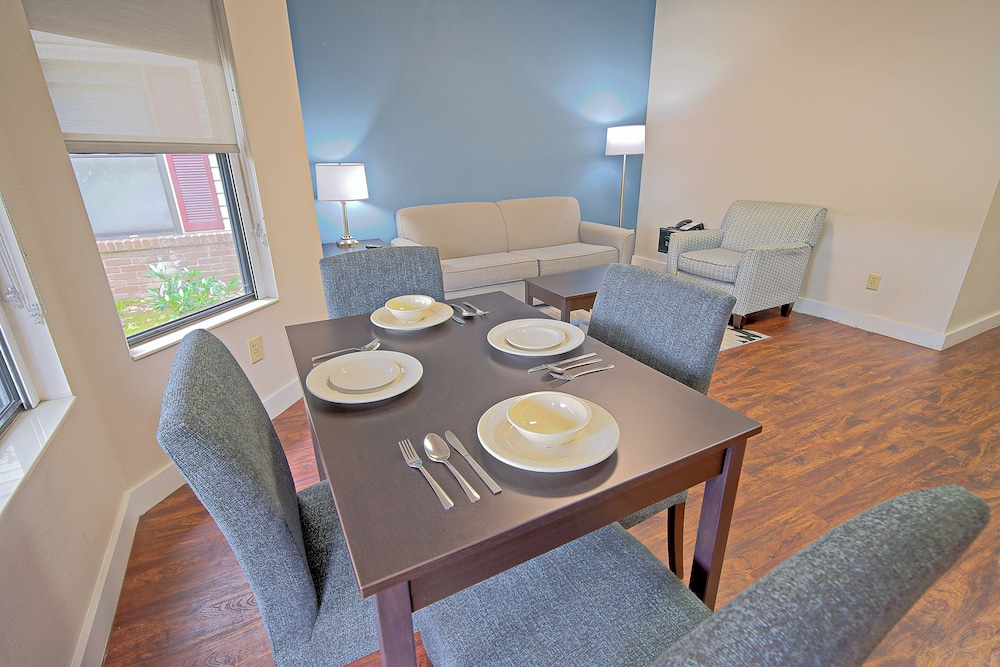 All Seasons Suites 37/54
