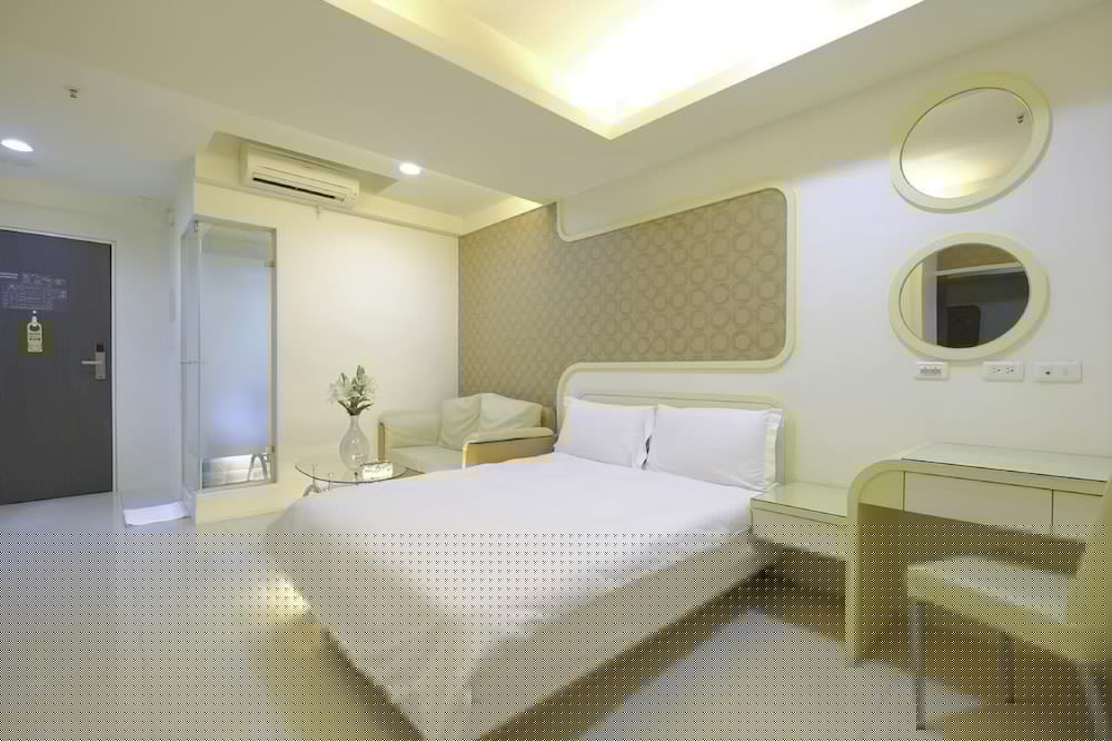 Lj Hotel 23/65