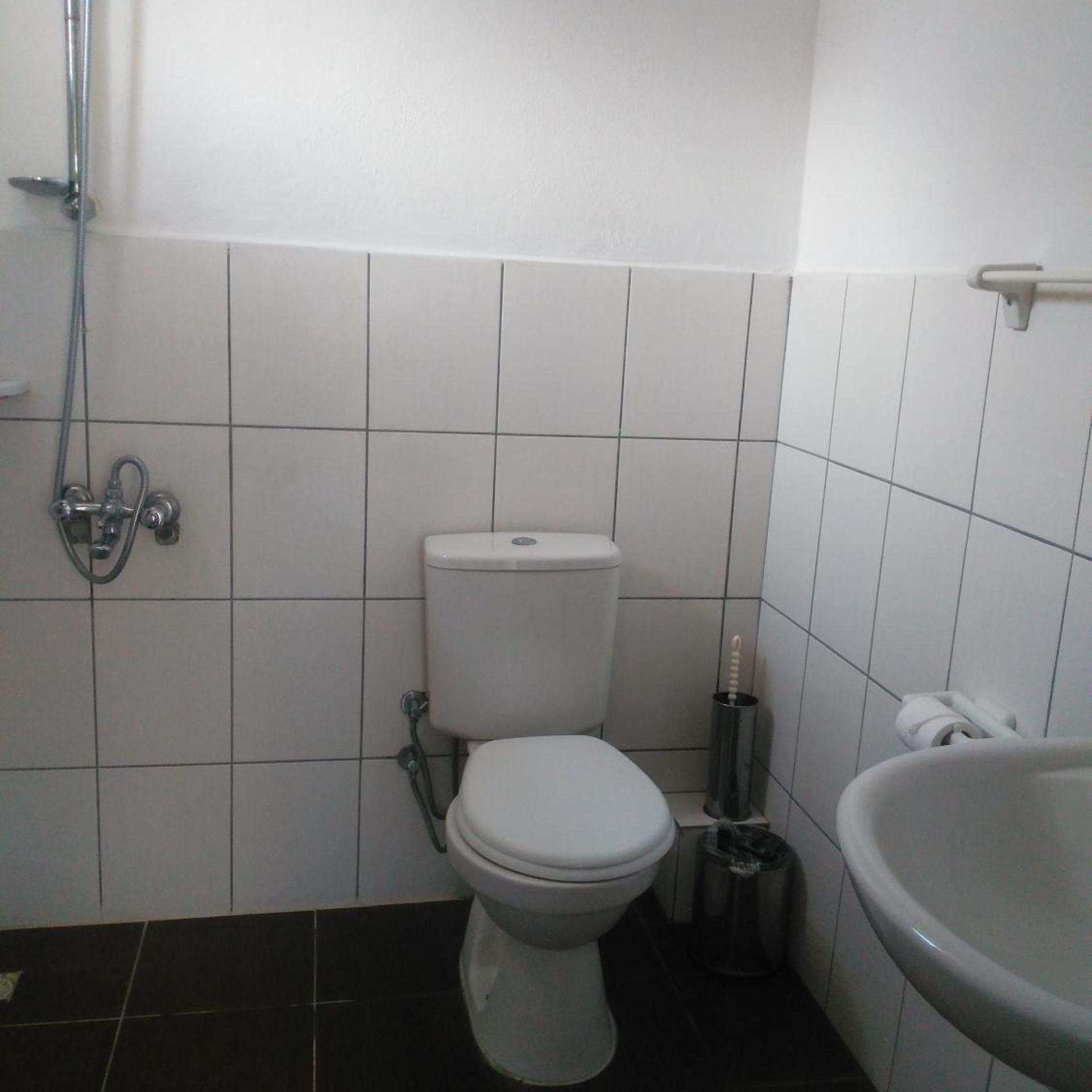 Ugur Hotel 30/35