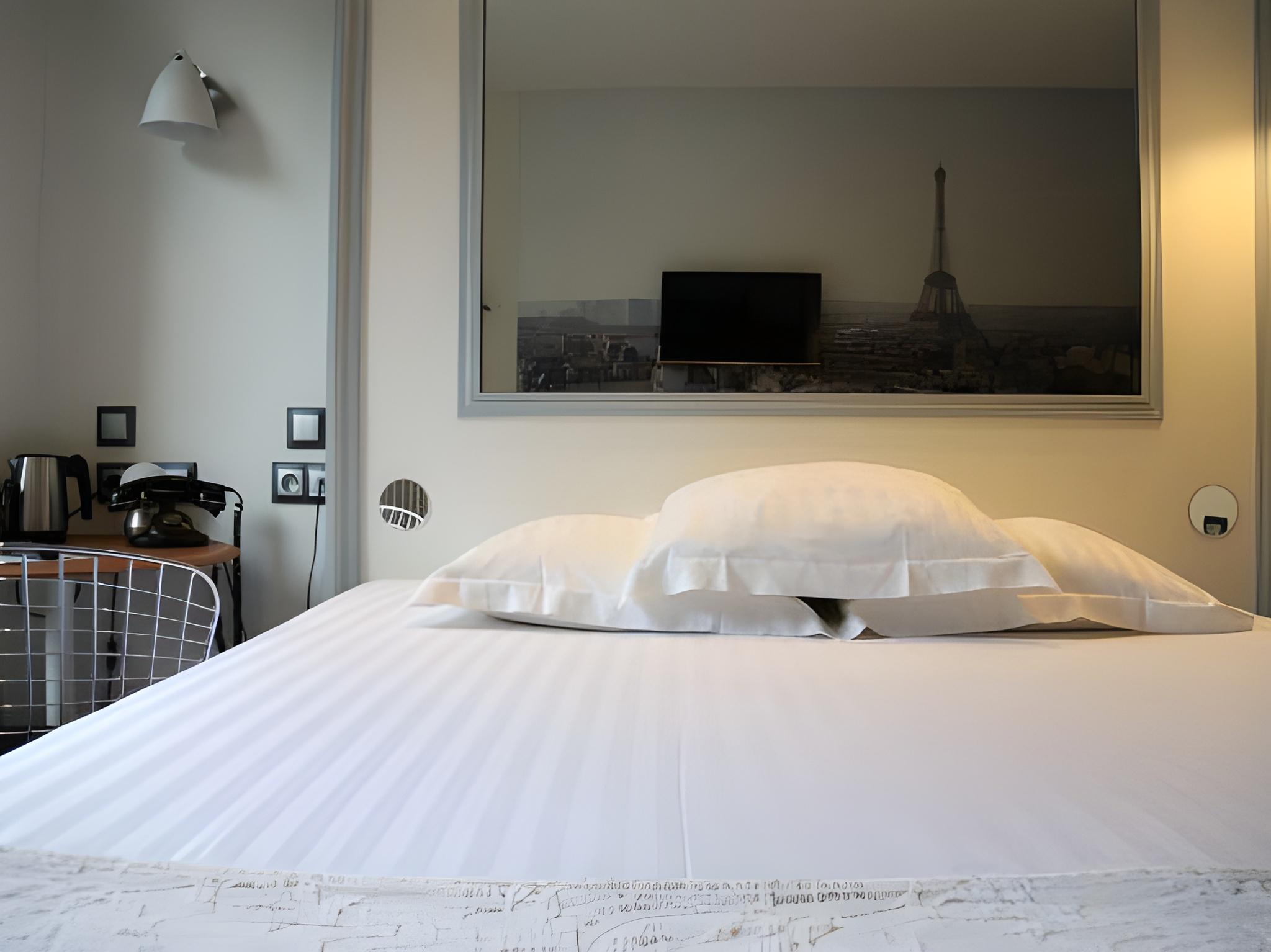 Courtyard, Double Bed
