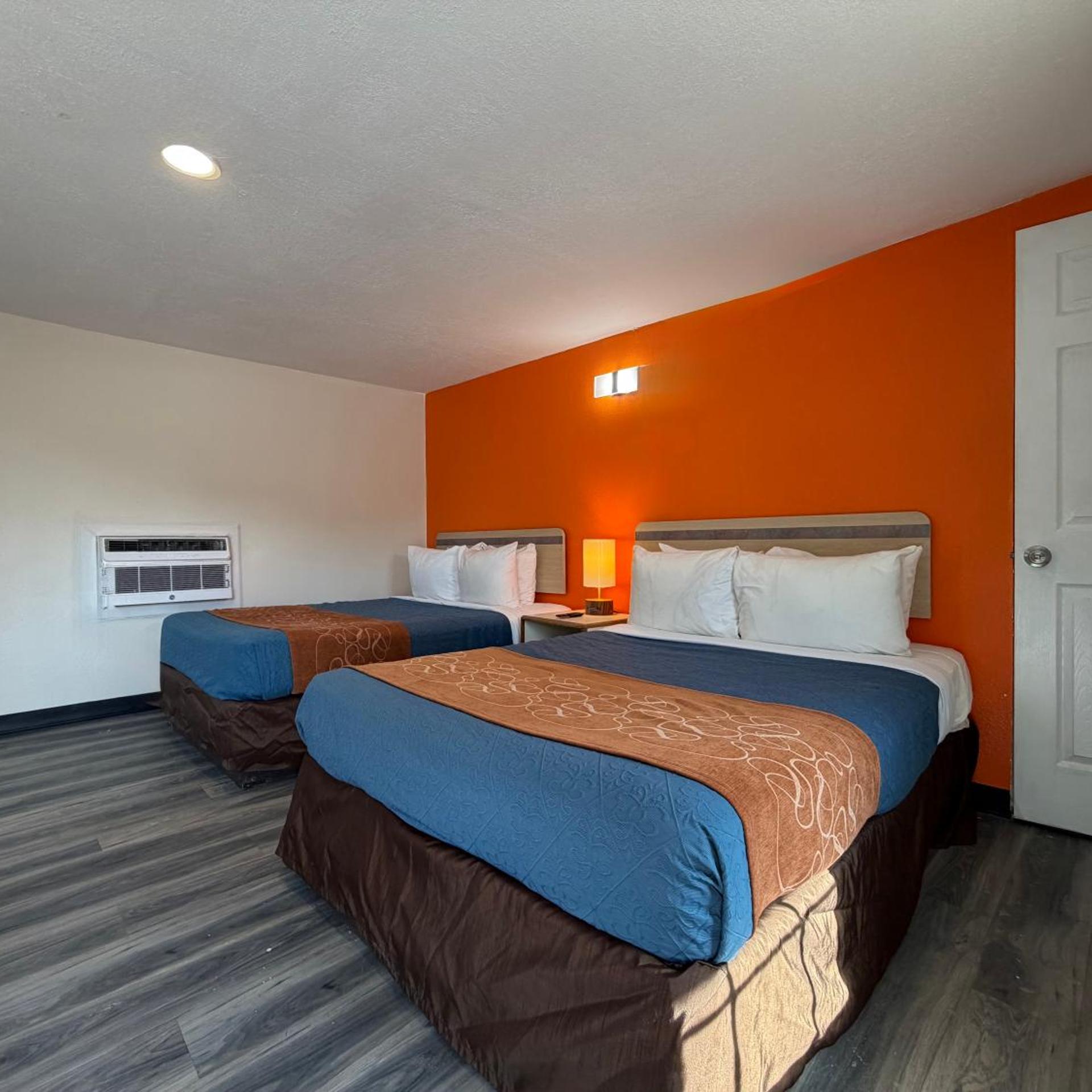 Ponca Motel 3/31