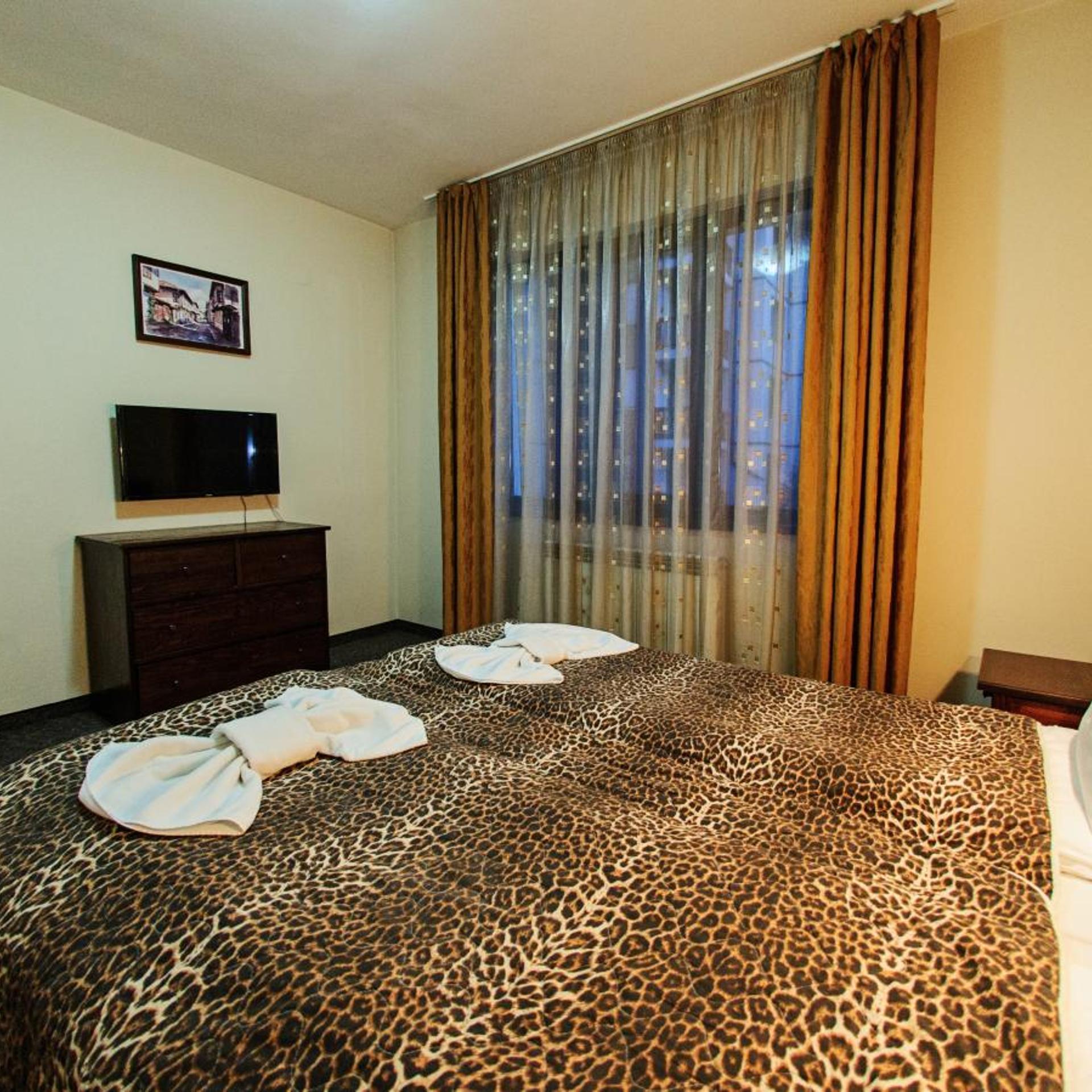 Dumanov Hotel 59/67