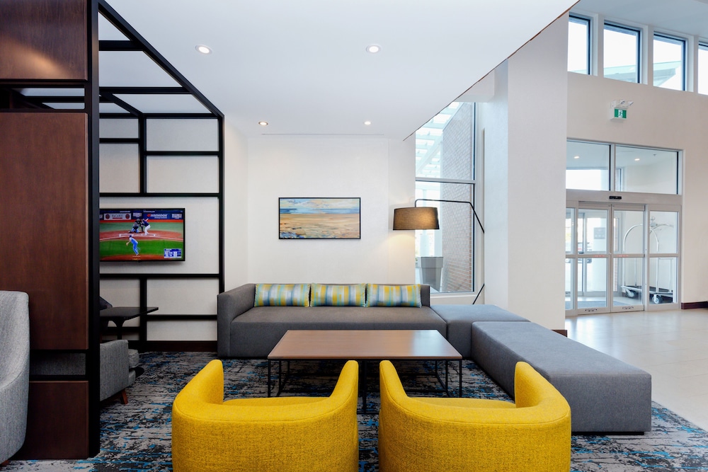 Hyatt Place Kelowna 18/30