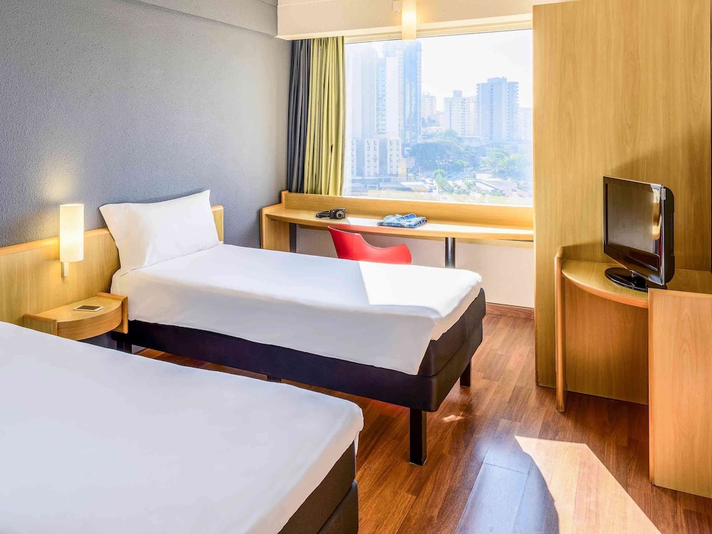 Ibis Guarulhos 8/70