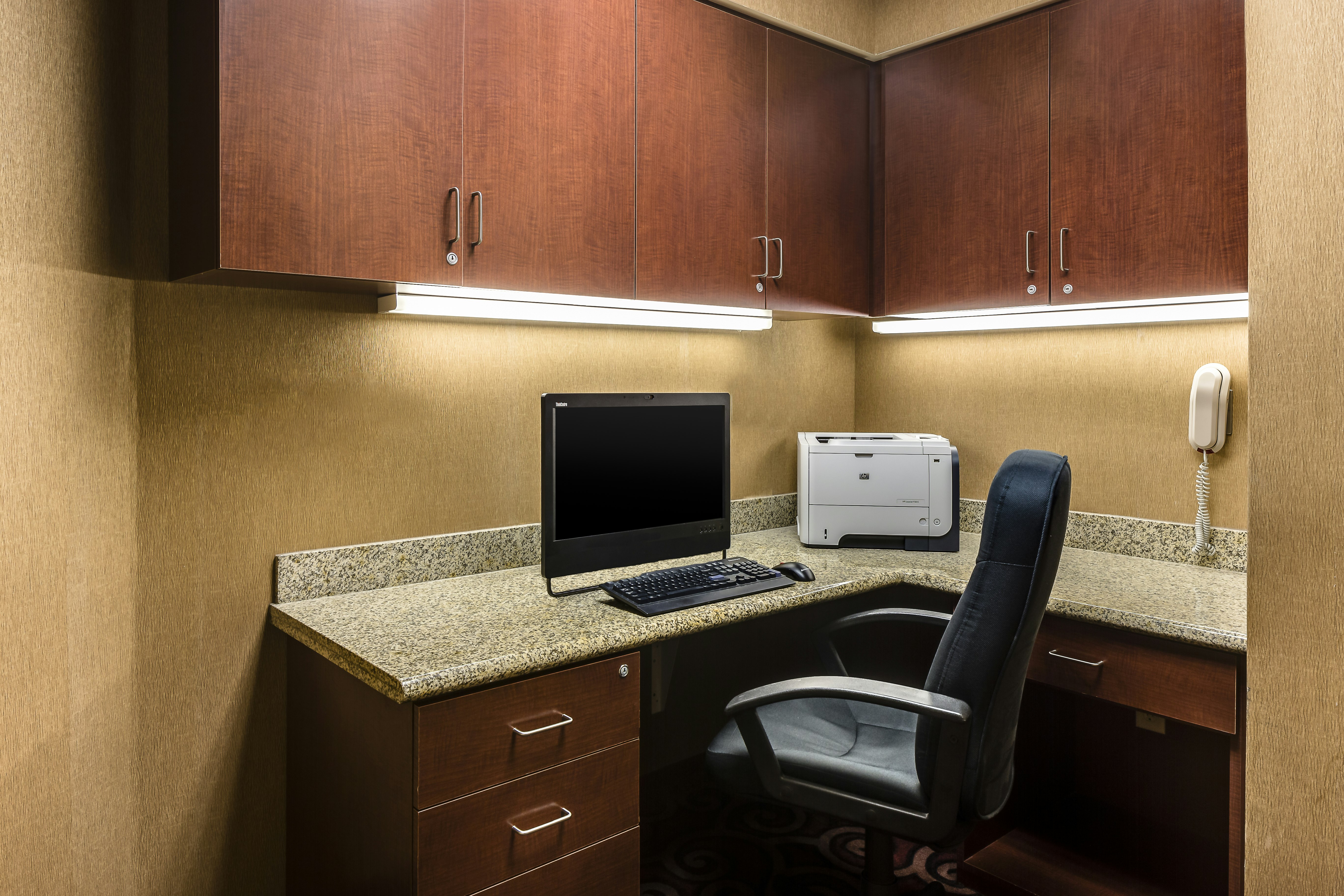 Hampton Inn & Suites West Bend 40/48