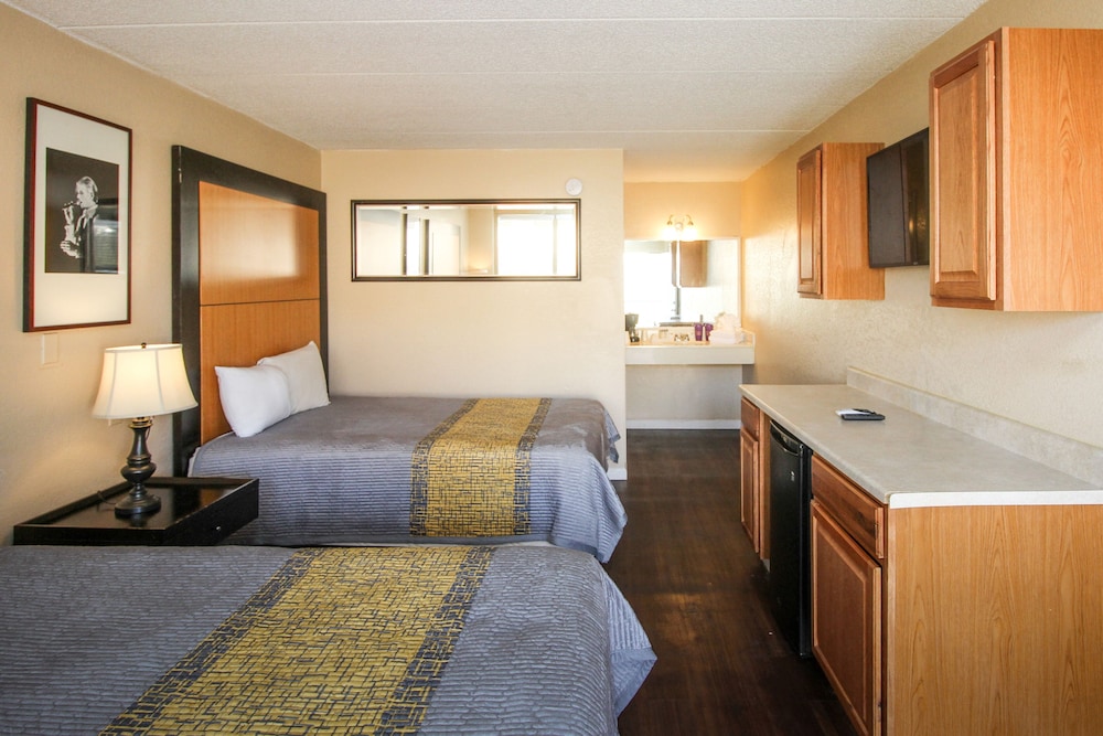 APM Inn & Suites 10/54