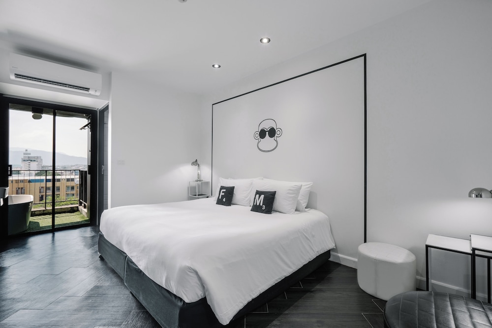 Blu Monkey Hub And Hotel Phuket 10/50