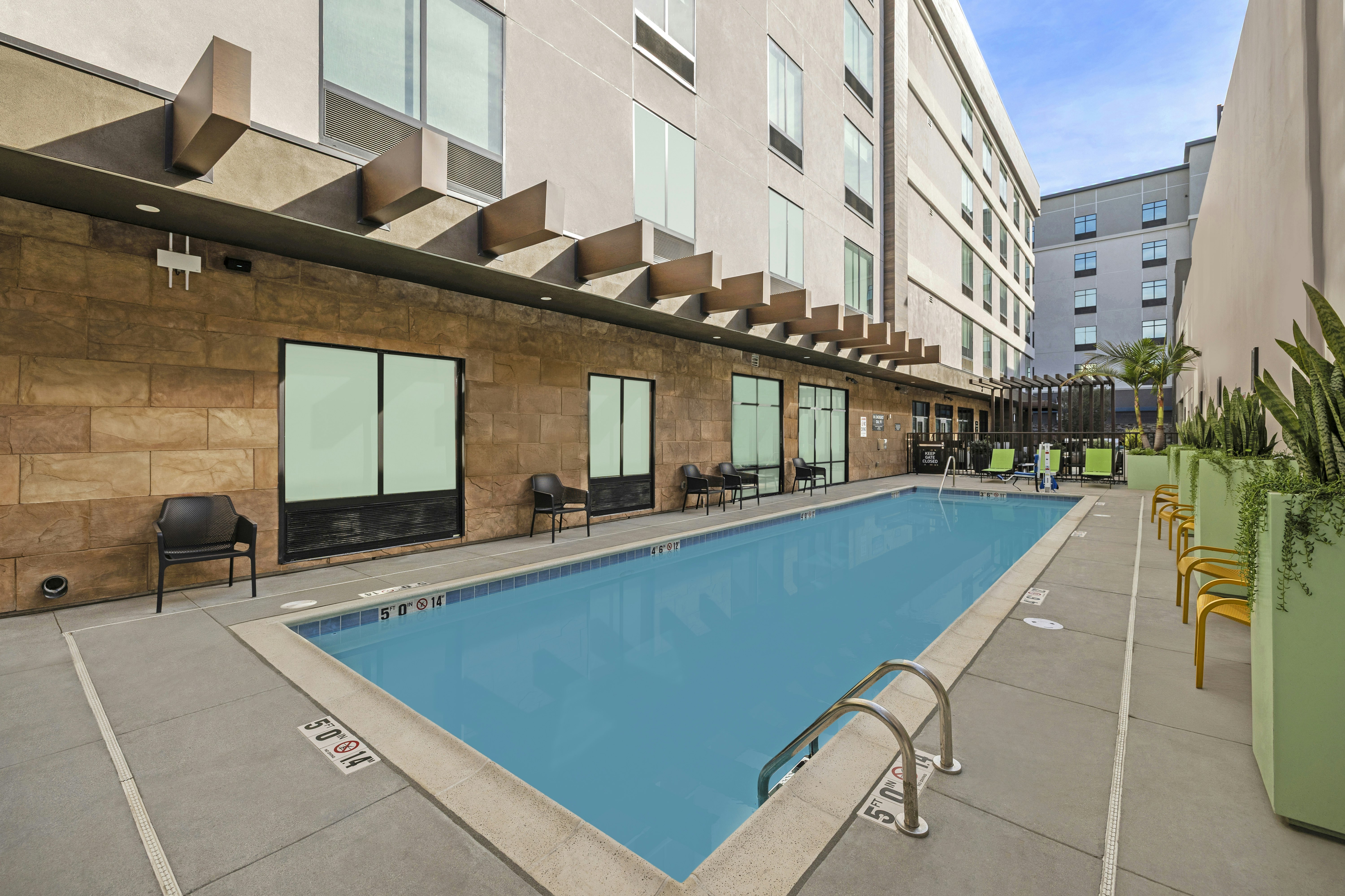 Home2 Suites by Hilton Riverside Downtown 36/38