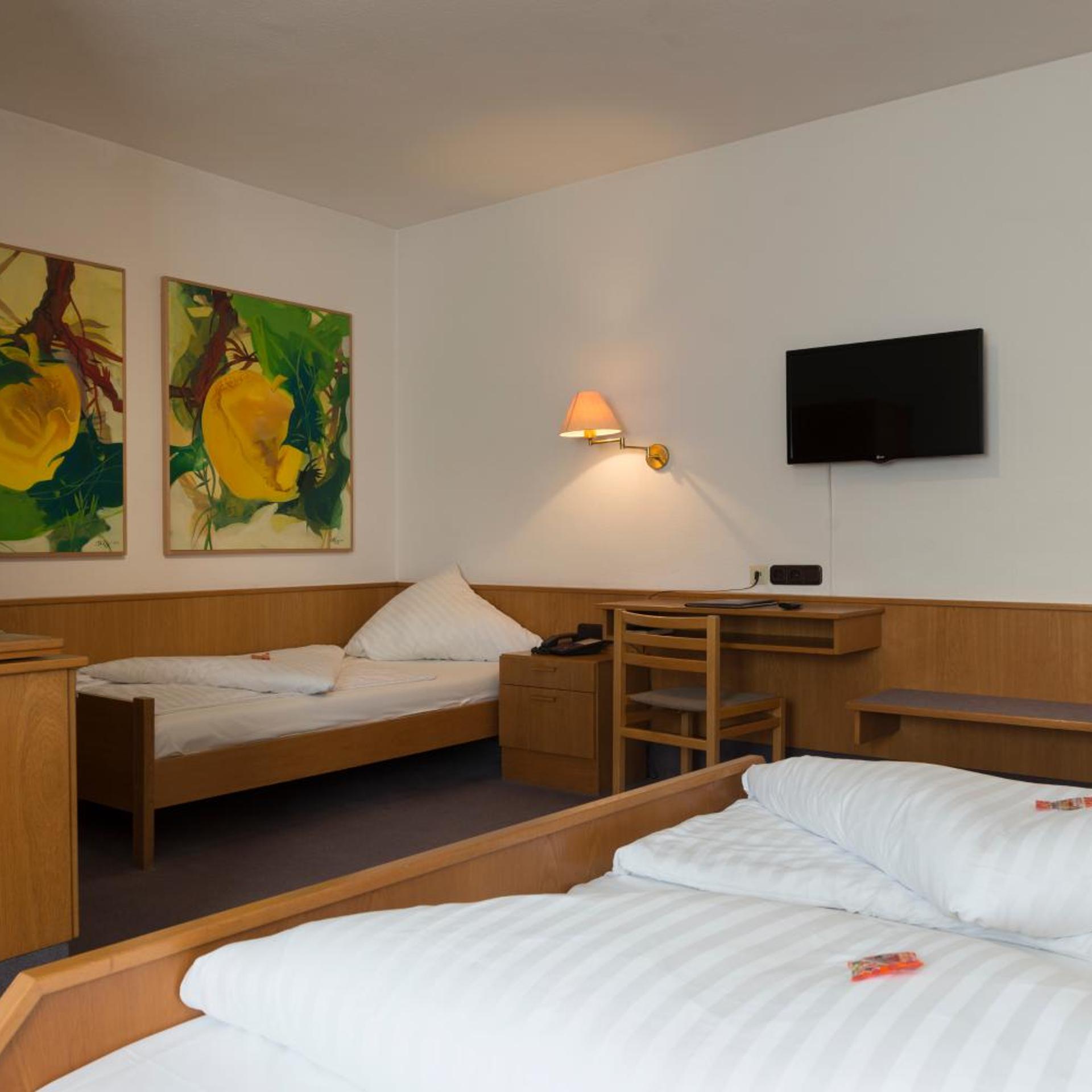 غرفة ثلاثية، Hotel Gasthof Zum Storch 5/8