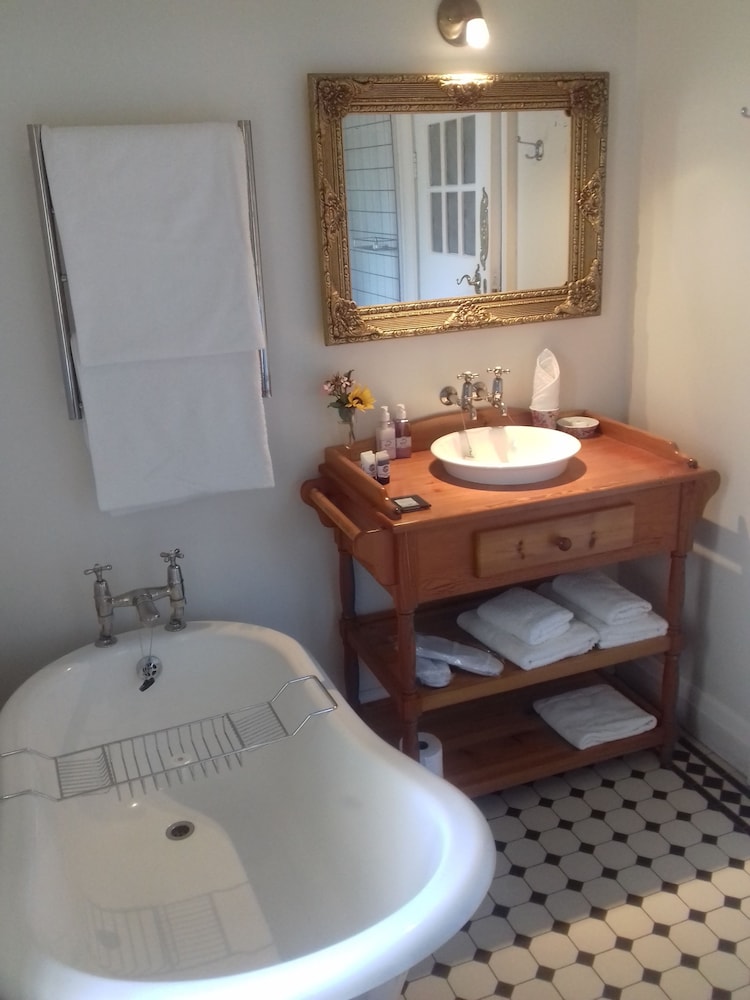 Excelsior Manor Guesthouse 48/50
