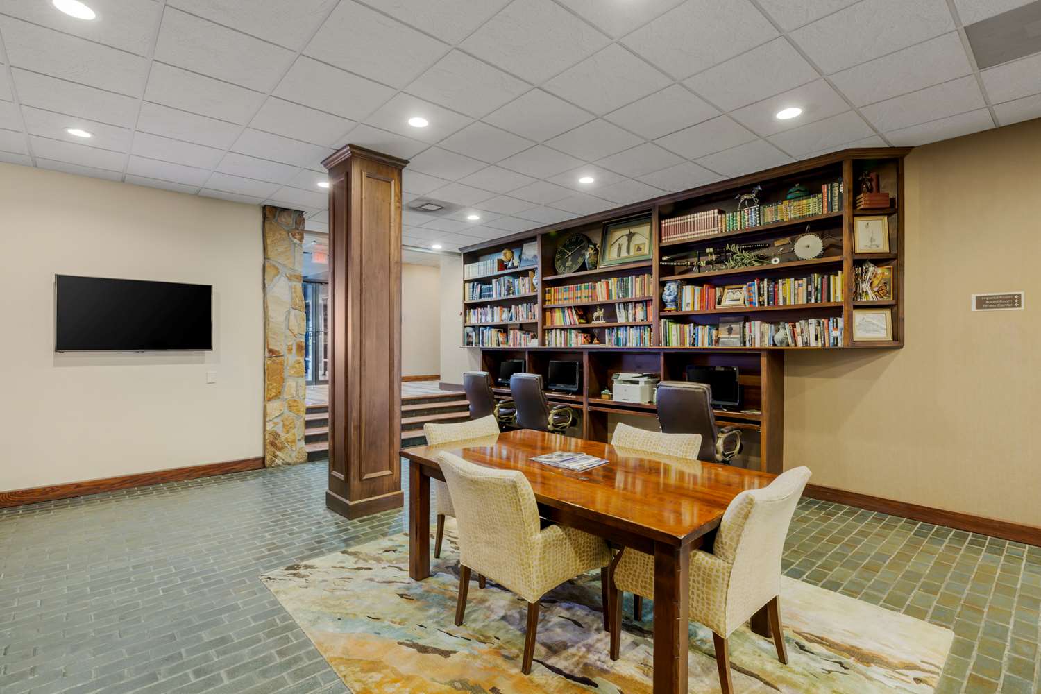 Best Western Plus Wooster Hotel & Conference Center 42/48