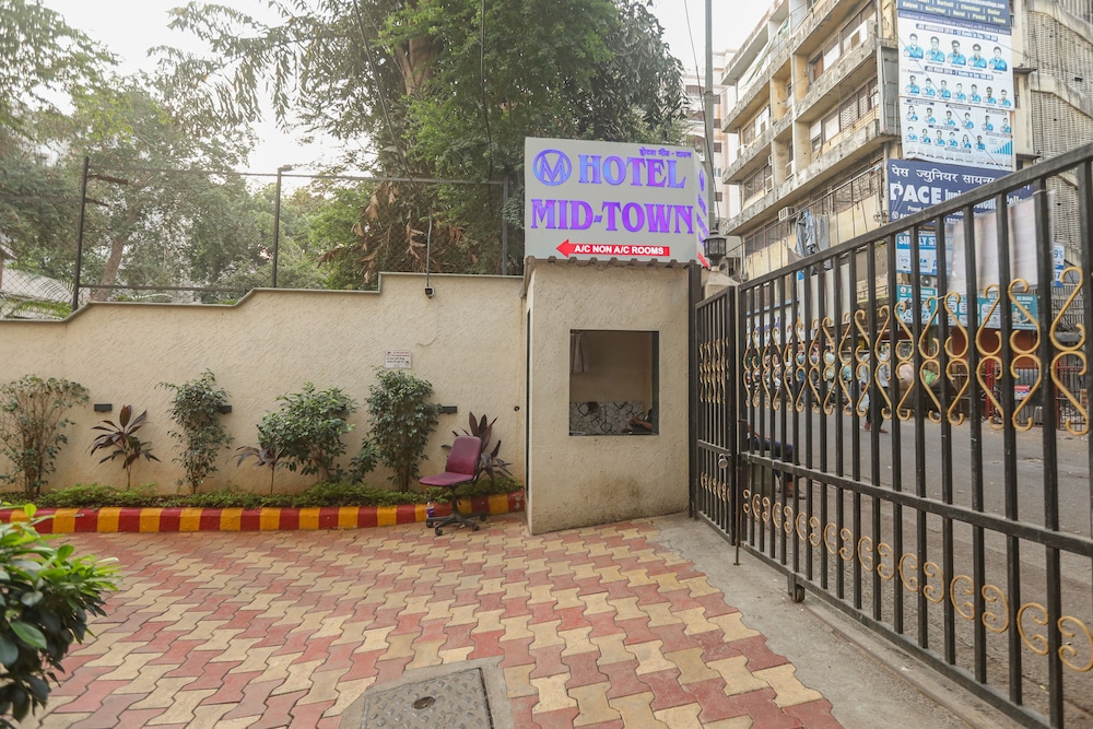 Hotel Midtown Andheri 31/34