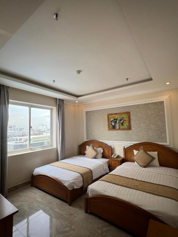 Deluxe, Twin Beds, Old Port View