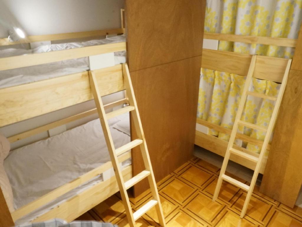 Yooma, 2 Bunk Beds, Sheena And Ippei 2/3